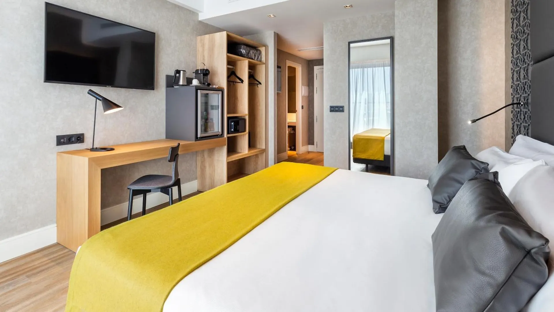Catalonia Giralda Hotel Seville