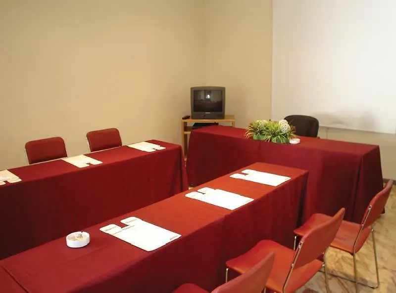 Catalonia Giralda Hotel Sevilla 4*,